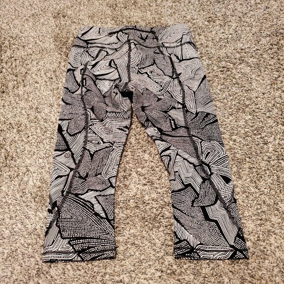 Lululemon Tight Stuff Crop Dottie Tribe Black White 4 - Picture 3 of 5
